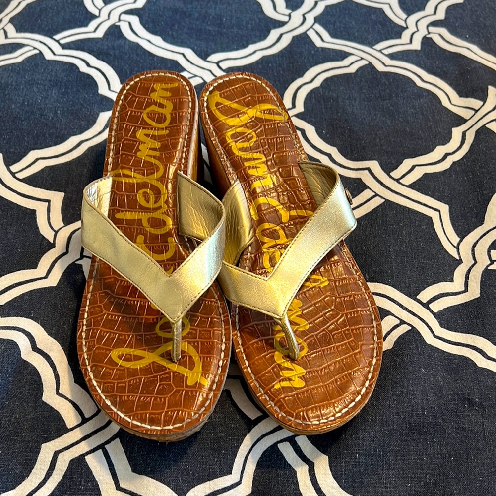 VGUC Sam Edelman Wedge flip flops